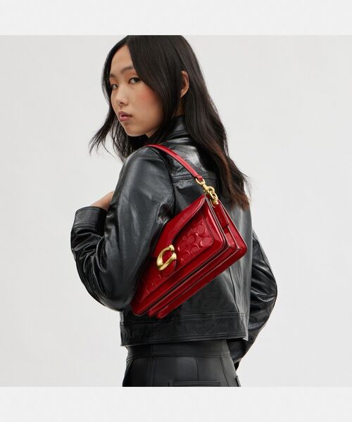 COACH（コーチ）の「タビー ショルダー バッグ 26・シグネチャー