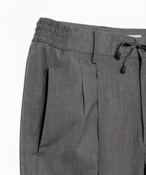 giab's ARCHIVIO（ジャブス アルキヴィオ）の「giabsarchivio × Brilla per il gusto / 別注 MASACCIO ポリエステルレーヨン ウール 1プリーツ ドローコード スラックス（その他パンツ・メンズ・チャコールグレー・48/46/44/42/50）」の4枚目の写真