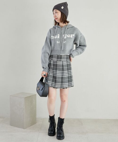 MAJESTIC LEGON（マジェスティックレゴン）の「ショートロゴジップニット（パーカー・レディース・グレー/アイボリー/ピンク・MEDIUM）」の14枚目の写真