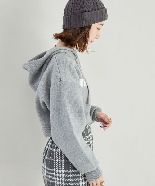 MAJESTIC LEGON（マジェスティックレゴン）の「ショートロゴジップニット（パーカー・レディース・グレー/アイボリー/ピンク・MEDIUM）」の21枚目の写真