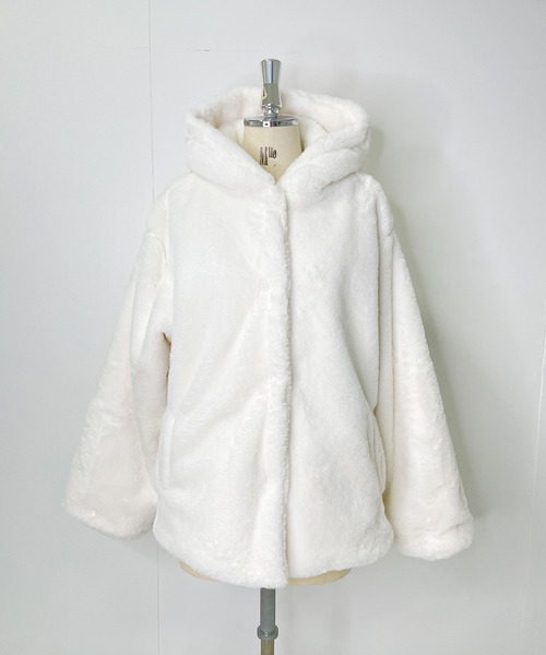 ANDGEEBEE(アンジービー)の「UNISEX エコファーパーカー(その他アウター・レディース・ホワイト/ブラック・FREE)」の8枚目の写真