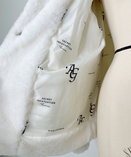 ANDGEEBEE(アンジービー)の「UNISEX エコファーパーカー(その他アウター・レディース・ホワイト/ブラック・FREE)」の9枚目の写真