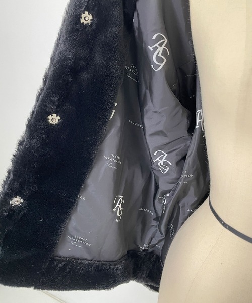 ANDGEEBEE(アンジービー)の「UNISEX エコファーパーカー(その他アウター・レディース・ホワイト/ブラック・FREE)」の17枚目の写真