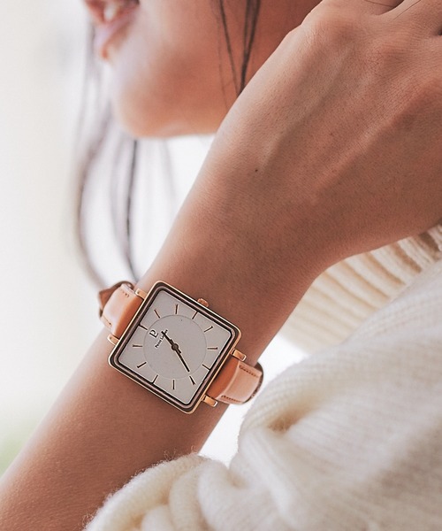 PIERRE LANNIER(ピエール・ラニエ)の「【PIERRE LANNIER/ピエール・ラニエ】Lecareレザーベルトウォッチ P007H・P008F(アナログ腕時計・レディース・ボルドー/ブラック/キャメル/ピンクベージュ/ブラウン・フリー)」の4枚目の写真