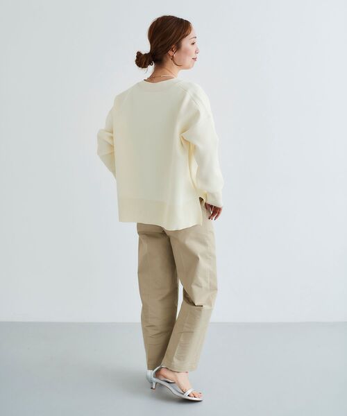 le.coeur blanc（ルクールブラン）の「スムースアミワイドシルエットVカーデ（カーディガン/ボレロ・レディース・ネイビー/オフホワイト/ライトピンク・38）」の13枚目の写真