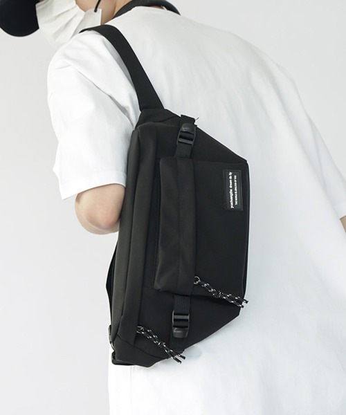 Miniministore(ミニミニストア)の「ショルダーバッグ 斜めがけ 男女兼用(ボディバッグ/ウエストポーチ・レディース・アイボリー/ブラック/ピンク・フリー)」の4枚目の写真