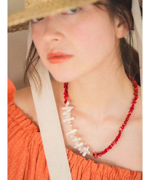 Ungrid（アングリッド）の「淡水パールアシメデザインネックレス（ネックレス・レディース・ブルー/レッド・FREE）」の9枚目の写真