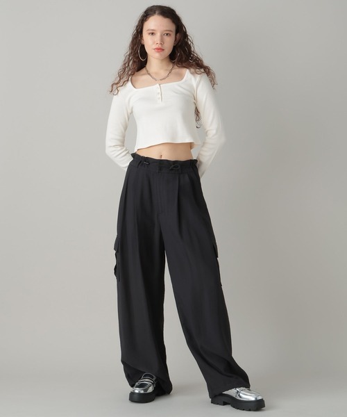 FOREVER 21(フォーエバー トゥエンティーワン)の「【2024SS】カーゴワイドパンツ(カーゴパンツ・レディース・ブラック/グレー・SMALL/MEDIUM)」の7枚目の写真