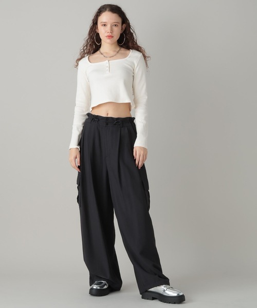 FOREVER 21(フォーエバー トゥエンティーワン)の「【2024SS】カーゴワイドパンツ(カーゴパンツ・レディース・ブラック/グレー・SMALL/MEDIUM)」の6枚目の写真