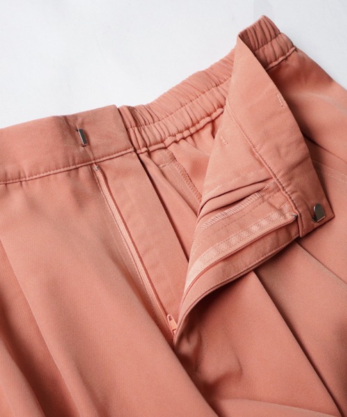antiqua(アンティカ)の「ワイド タック入り テーパードパンツ(その他パンツ・レディース・ネイビー/グリーン/ピンクベージュ/ブラック/アイボリー・LT/MT/L/M)」の10枚目の写真
