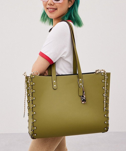 Coachtopia（コーチトピア）の「ラージ リレーサブル トート