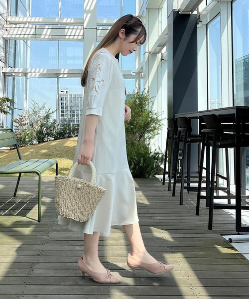 couture brooch（クチュールブローチ）の「◆【オフィス／学校行事にも】Vネック裾フレアジャンスカ（ワンピース・レディース・ライトグレー/ブラック・36/38/40/42）」の21枚目の写真