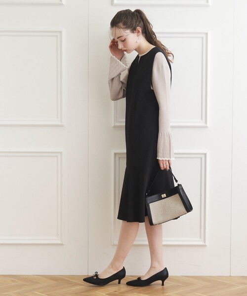 couture brooch（クチュールブローチ）の「◆【オフィス／学校行事にも】Vネック裾フレアジャンスカ（ワンピース・レディース・ライトグレー/ブラック・36/38/40/42）」の12枚目の写真