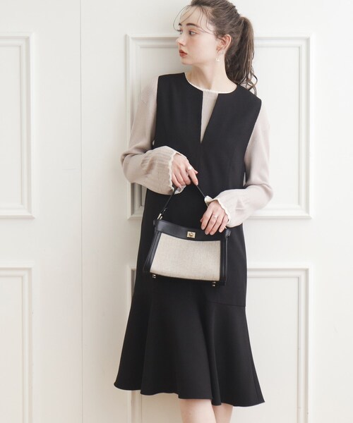 couture brooch（クチュールブローチ）の「◆【オフィス／学校行事にも】Vネック裾フレアジャンスカ（ワンピース・レディース・ライトグレー/ブラック・36/38/40/42）」の14枚目の写真