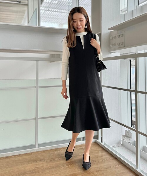 couture brooch（クチュールブローチ）の「◆【オフィス／学校行事にも】Vネック裾フレアジャンスカ（ワンピース・レディース・ライトグレー/ブラック・36/38/40/42）」の5枚目の写真