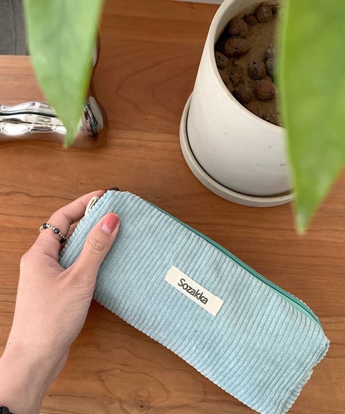 TONE SELECT GOODS（トーンセレクトグッズ）の「urbanfemine./コーデュロイペンケース・ポーチ U7224（ポーチ・レディース・グレー/ブルー/ベージュ/パープル/イエロー/ホワイト/ピンク/グリーン/ダークグリーン/ブラック/ブラウン・FREE）」の8枚目の写真