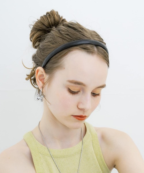 SMELLY(スメリー)の「フェイクレザーカチューシャ(カチューシャ・レディース・ブラック・-)」の1枚目の写真