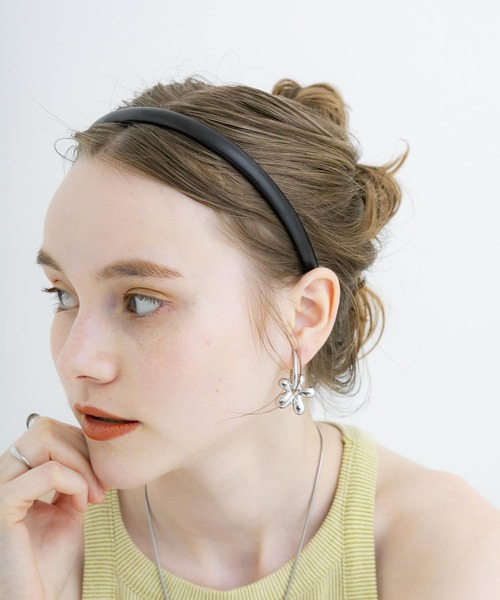 SMELLY(スメリー)の「フェイクレザーカチューシャ(カチューシャ・レディース・ブラック・-)」の6枚目の写真