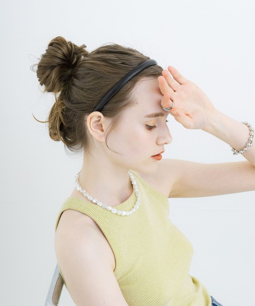 SMELLY(スメリー)の「フェイクレザーカチューシャ(カチューシャ・レディース・ブラック・-)」の3枚目の写真