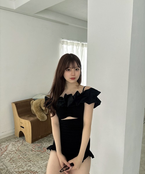 Rili ボリュームフリル2way水着 - ブラック RiLi（リリ）の「ボリュームフリル2way水着【RL】（水着）」 - WEAR