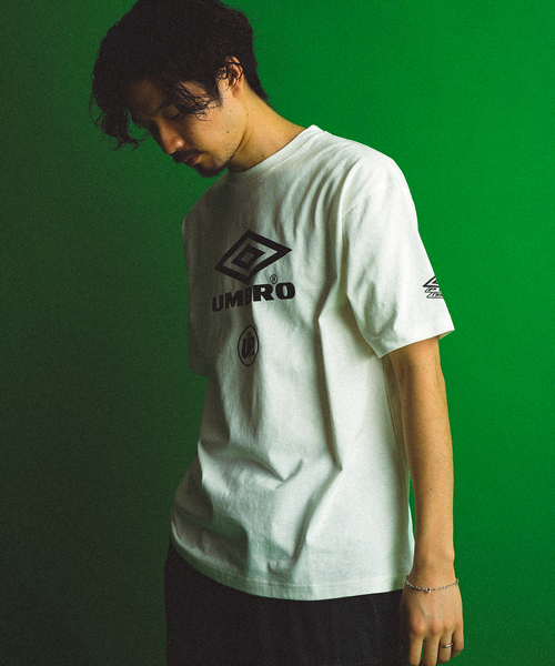 UMBRO（アンブロ）の「UMBRO×LINEUP logo tee / ロゴTシャツ UM24SS417-CS01（Tシャツ/カットソー・メンズ・ホワイト/ブラック・MEDIUM/LARGE/X-LARGE）」の14枚目の写真