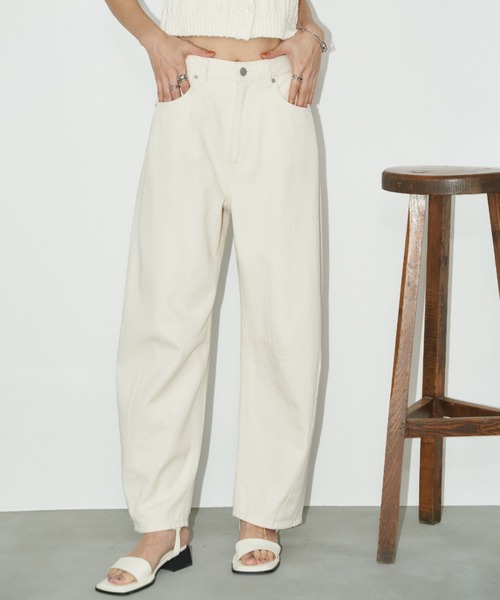 Auntie Rosa Holiday（アンティローザホリデー）の「カーブデニム（デニムパンツ・レディース・キナリ/インディゴブルー/ブラック・マルチサイズ）」の2枚目の写真