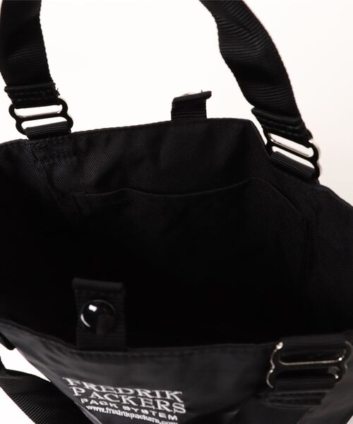FREDRIK PACKERS(フレドリックパッカーズ)の「【FREDRIK PACKERS】210D + 600D MISSION TOTE XS(ショルダーバッグ・レディース・カーキ/ブラック/チャコールグレー/ブラック系その他2・FREE)」の13枚目の写真