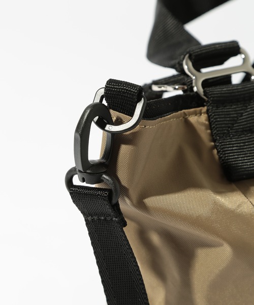 FREDRIK PACKERS(フレドリックパッカーズ)の「【FREDRIK PACKERS】210D + 600D MISSION TOTE XS(ショルダーバッグ・レディース・カーキ/ブラック/チャコールグレー/ブラック系その他2・FREE)」の10枚目の写真