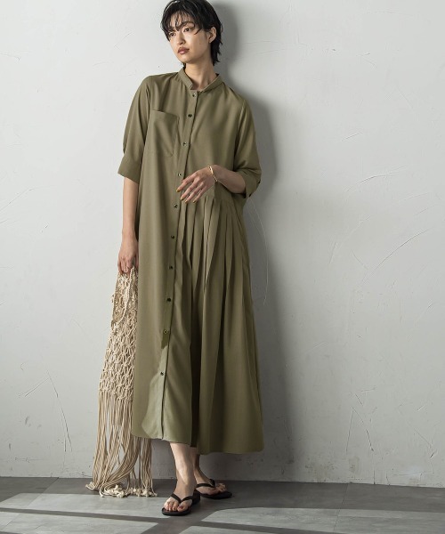 MAYSON GREY(メイソングレイ)の「アシメプリーツワンピース≪洗濯機で洗える≫(ワンピース・レディース・ブルー/ブラック/ベージュ・S/M)」の2枚目の写真