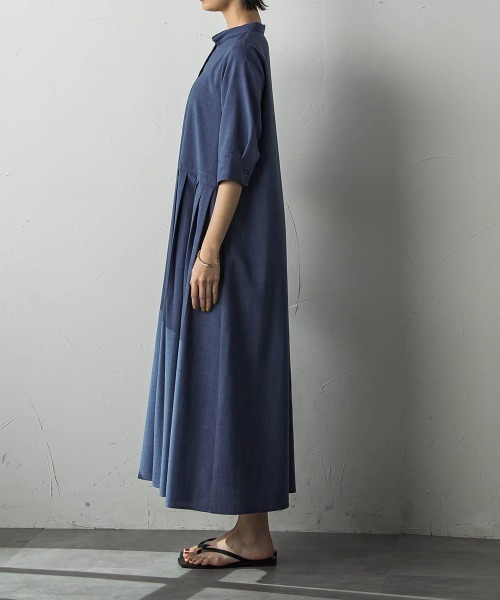 MAYSON GREY(メイソングレイ)の「アシメプリーツワンピース≪洗濯機で洗える≫(ワンピース・レディース・ブルー/ブラック/ベージュ・S/M)」の4枚目の写真
