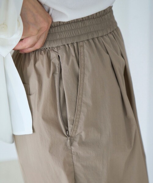 UNFILO（アンフィーロ）の「Light Move ショートパンツ（その他パンツ・レディース・こしょう色系/ブラック系・SMALL/MEDIUM）」の9枚目の写真
