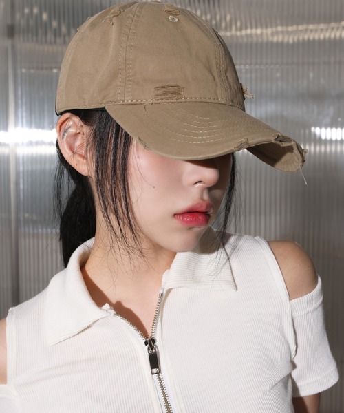 FOLLOWIN（フォロウィン）の「[UNISEX][小頭フィット][オールシーズン可能]ビンテージ ダメージ無地デザイン ボールキャップ（キャップ・レディース・ベージュ/ネイビー/グレー/ブラック/ライトブルー・ONE SIZE）」の5枚目の写真