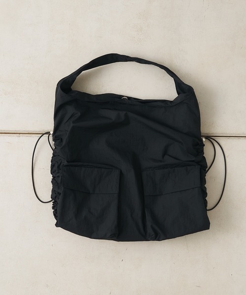 Actually（アクチュアリー）の「ナイロンサイドシャーリングトート（トートバッグ・レディース・ブラック/アイボリー/ブルー・フリー）」の13枚目の写真