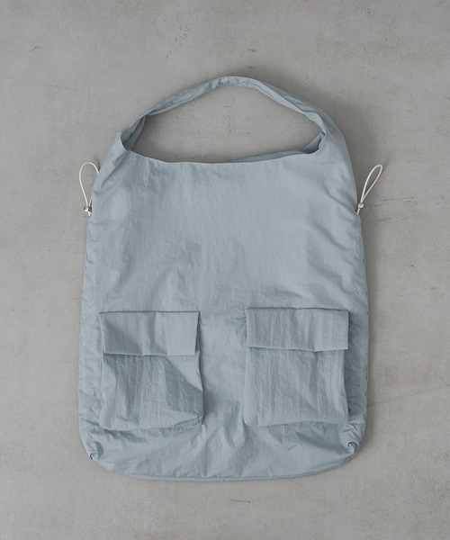 Actually（アクチュアリー）の「ナイロンサイドシャーリングトート（トートバッグ・レディース・ブラック/アイボリー/ブルー・フリー）」の22枚目の写真