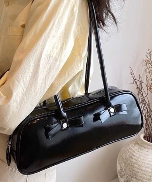 .KOM(ドットコム)の「A'GEM/9 × .kom 『.KOM/ドットケーオーエム』 シングルショルダーバッグ(ショルダーバッグ・レディース・ホワイト/レッド/ピンク/ブラック・FREE)」の1枚目の写真