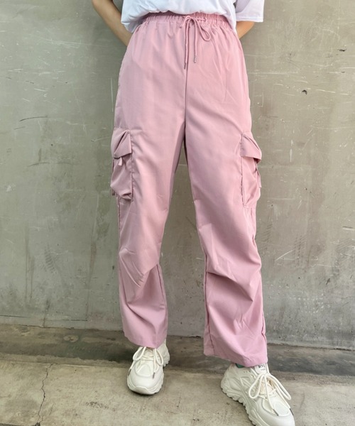 tolene(トレネ)の「ワイドシルエット サイドポケット カーゴパンツ(カーゴパンツ・レディース・ホワイト/ピンク/グリーン/ブラック・FREE)」の4枚目の写真
