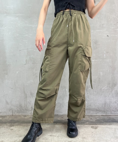 tolene(トレネ)の「ワイドシルエット サイドポケット カーゴパンツ(カーゴパンツ・レディース・ホワイト/ピンク/グリーン/ブラック・FREE)」の1枚目の写真