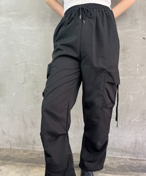 tolene(トレネ)の「ワイドシルエット サイドポケット カーゴパンツ(カーゴパンツ・レディース・ホワイト/ピンク/グリーン/ブラック・FREE)」の13枚目の写真