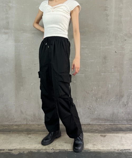 tolene(トレネ)の「ワイドシルエット サイドポケット カーゴパンツ(カーゴパンツ・レディース・ホワイト/ピンク/グリーン/ブラック・FREE)」の16枚目の写真
