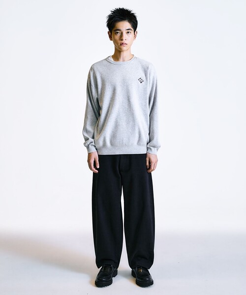 City Ambient Products（シティアンビエントプロダクツ）の「City Ambient Products:〈手洗い可能〉コンパクトリブ ワンポイント ロゴ ニット（ニット/セーター・メンズ・ブラック/スカイブルー/ライトグレー/ベージュ・SMALL/MEDIUM/LARGE）」の5枚目の写真