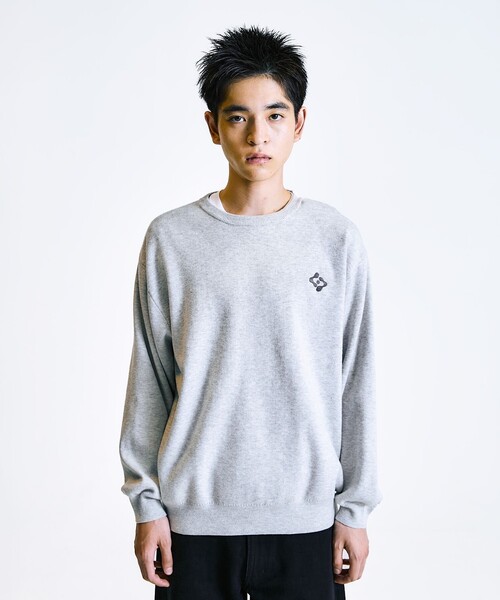 City Ambient Products（シティアンビエントプロダクツ）の「City Ambient Products:〈手洗い可能〉コンパクトリブ ワンポイント ロゴ ニット（ニット/セーター・メンズ・ブラック/スカイブルー/ライトグレー/ベージュ・SMALL/MEDIUM/LARGE）」の9枚目の写真