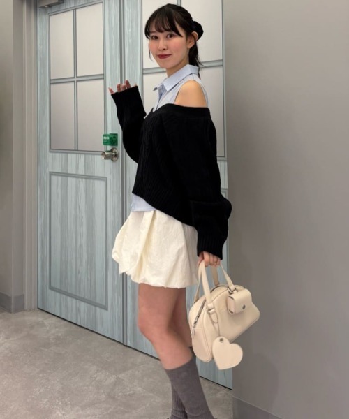 Chico（チコ）の「【5色展開/500mlペットボトル収納可】チャーム付ミニボストンバッグ（ボストンバッグ・レディース・ピンクベージュ/アイボリー/ブラック/レッド/ブラウン・FREE）」の11枚目の写真