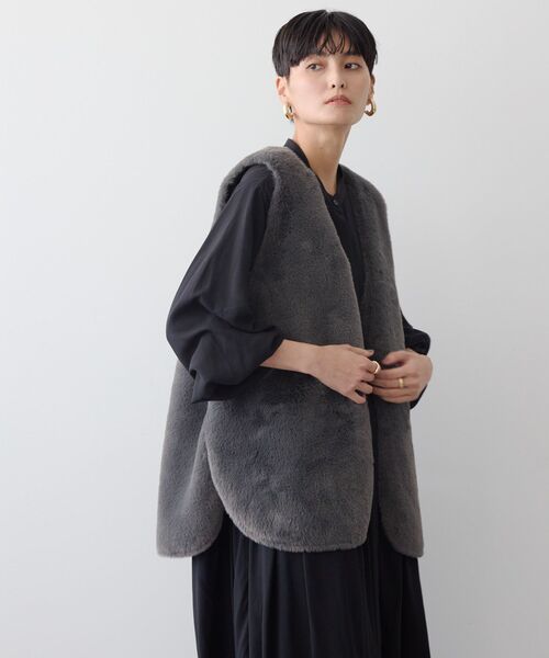 AMERICAN HOLIC（アメリカンホリック）の「丈違いフェイクファーベスト