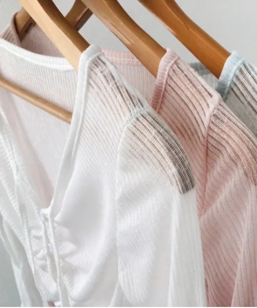 gossip！ロサンゼルス（ゴシップロサンゼルス）の「Y2K ベルスリーブシアーストラップカーディガン（Tシャツ/カットソー・レディース・ピンク/オフホワイト/ブルー/イエロー・FREE）」の14枚目の写真