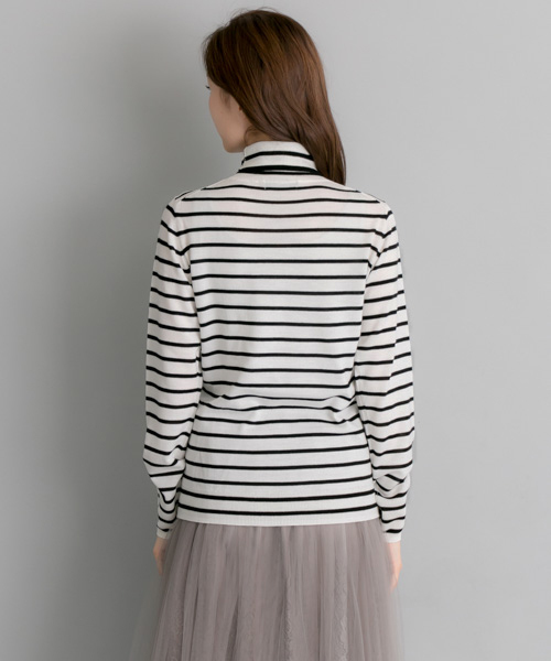 URBAN RESEARCH（アーバンリサーチ）の「UR タートルネックニット（ニット/セーター・レディース・ホワイト系その他/ブラック/オフホワイト/グレー・FREE）」の9枚目の写真