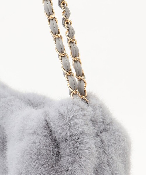 ANY SIS（エニィスィス）の「フェイクファーチェーン トートバッグ（ショルダーバッグ・レディース・ライトグレー系/ダークブラウン系・2）」の7枚目の写真