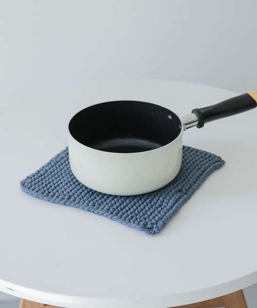 Cinq（シンク）の「CINQ　Solwang ポットホルダー（キッチンツール・レディース・インディゴブルー/グレー系その他/アイボリー・-）」の3枚目の写真