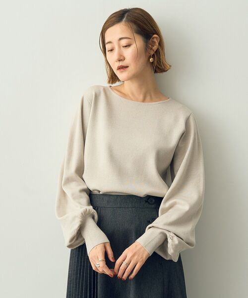 YECCA VECCA(イェッカヴェッカ)の「ボリューム袖ニット(ニット/セーター・レディース・ブラック/グレイッシュベージュ/ボルドー/グリーン・FREE)」の3枚目の写真