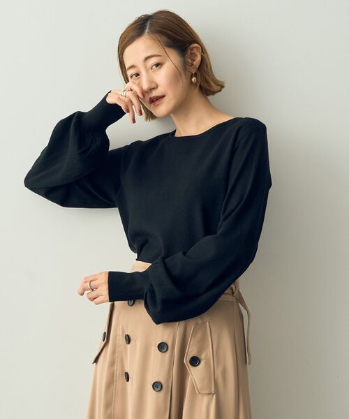 YECCA VECCA(イェッカヴェッカ)の「ボリューム袖ニット(ニット/セーター・レディース・ブラック/グレイッシュベージュ/ボルドー/グリーン・FREE)」の2枚目の写真