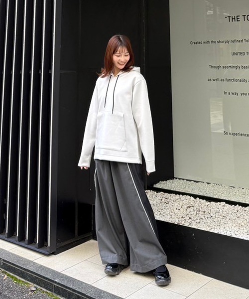 UNITED TOKYO（ユナイテッドトウキョウ）の「Aeroダンボールパーカー ｜ユニセックス着用可能 / 洗える / 防シワ / 速乾 / 軽量（パーカー・メンズ・ライトグレー/グリーン/ダークグレー/ブラック・1/3/2/4）」の16枚目の写真